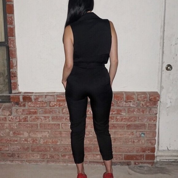 Black V-Neck Tie Waist Jumpsuit - Picture 7 of 7